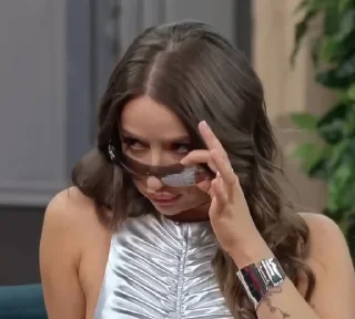 🤨