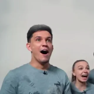 😧
