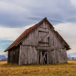 🏚️