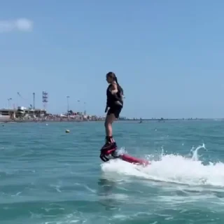 🌊