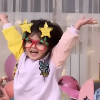 🥳