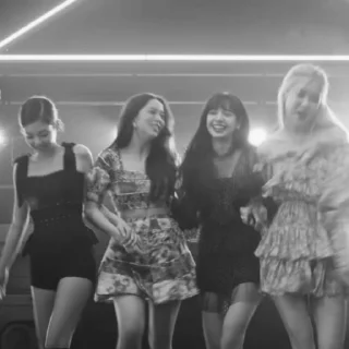 @MNBlllS bw KBank × BlackPink :: @fStikBot