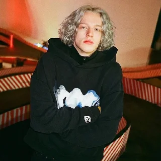 😶