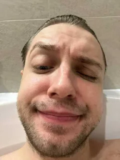 😳