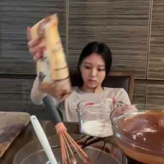 😪
