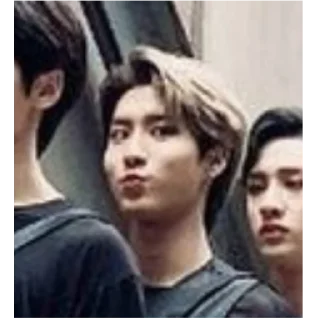 😗