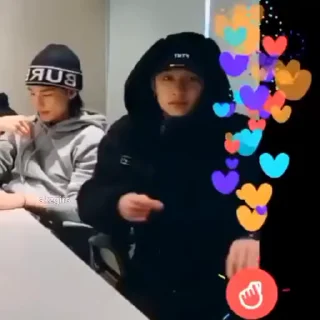 😘