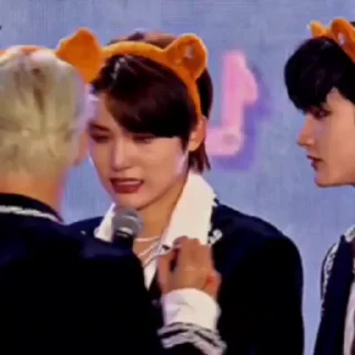 😭