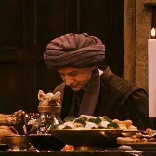 👳