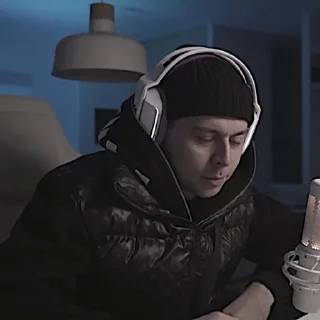 😑