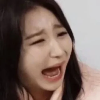 😣