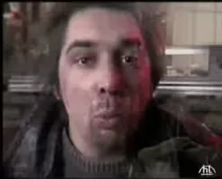 😗