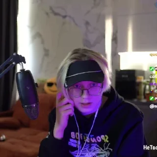 🤨