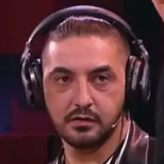 🗿