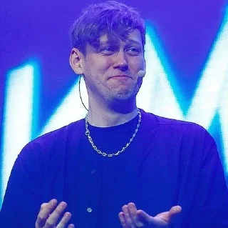 🥴