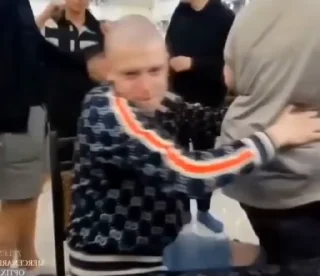 😭