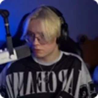 😨