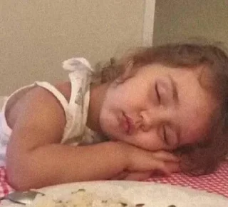 😴