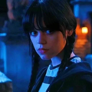 😠