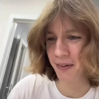 🤢