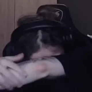 😭