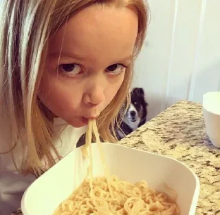 😨