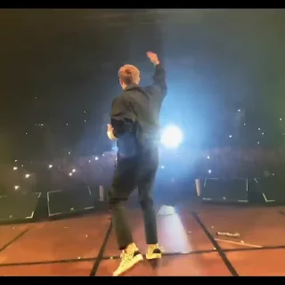 🕺