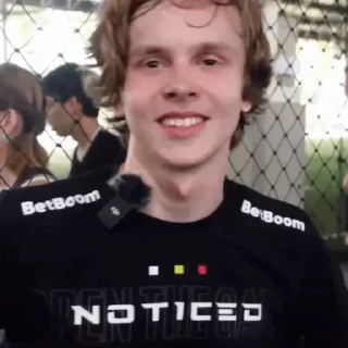 😁