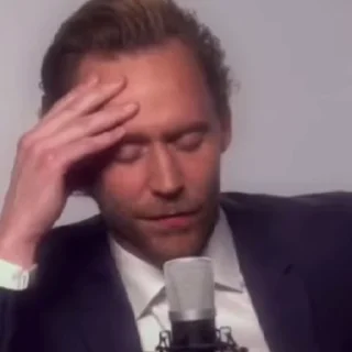 🤢