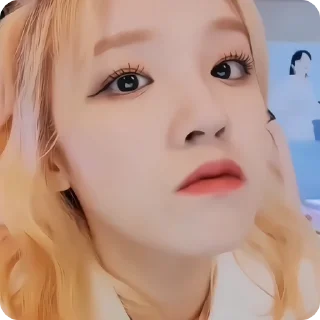 #yuqi (🧞‍♀️) .. @ly3hp :: @fStikBot