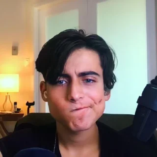 🤨