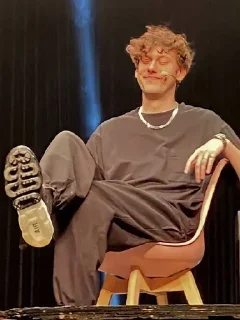 😁