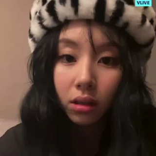 🌥️