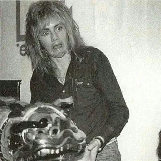 😱