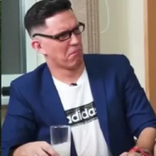 🗿