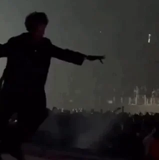 🕺