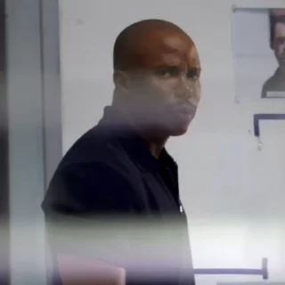 😔