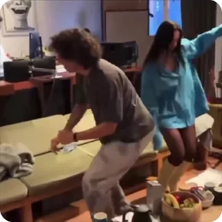 🥳