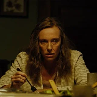 🎬