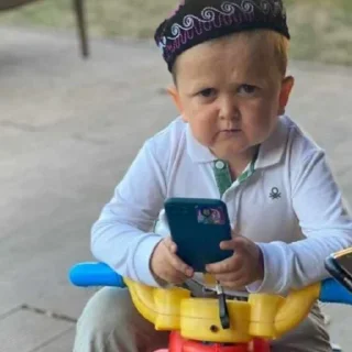 🤨