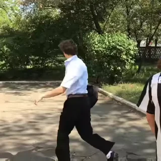 🎒