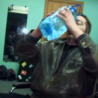 💦