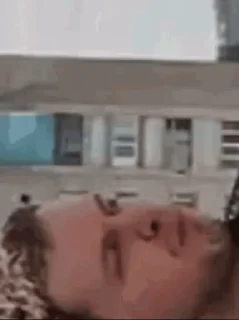 😠