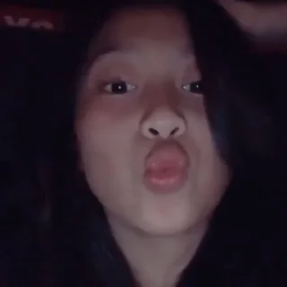 😗