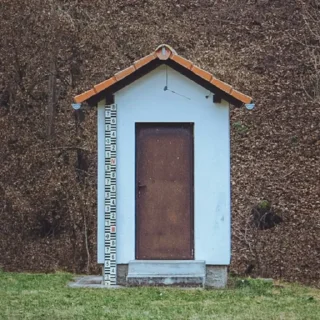 🛖