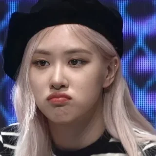 😠