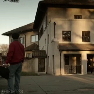 😱