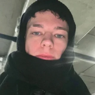 😐