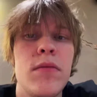 🤨
