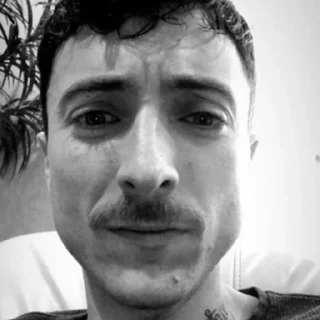 👨